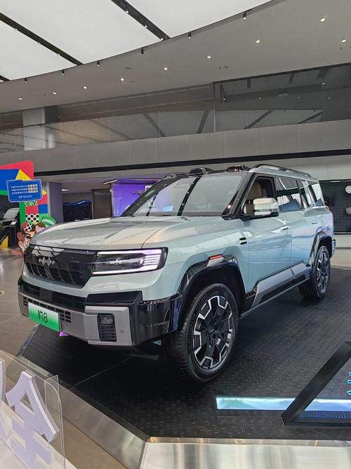 重庆195比亚迪方程豹硬派越野的爆款，英菲尼迪35周年与你共成长